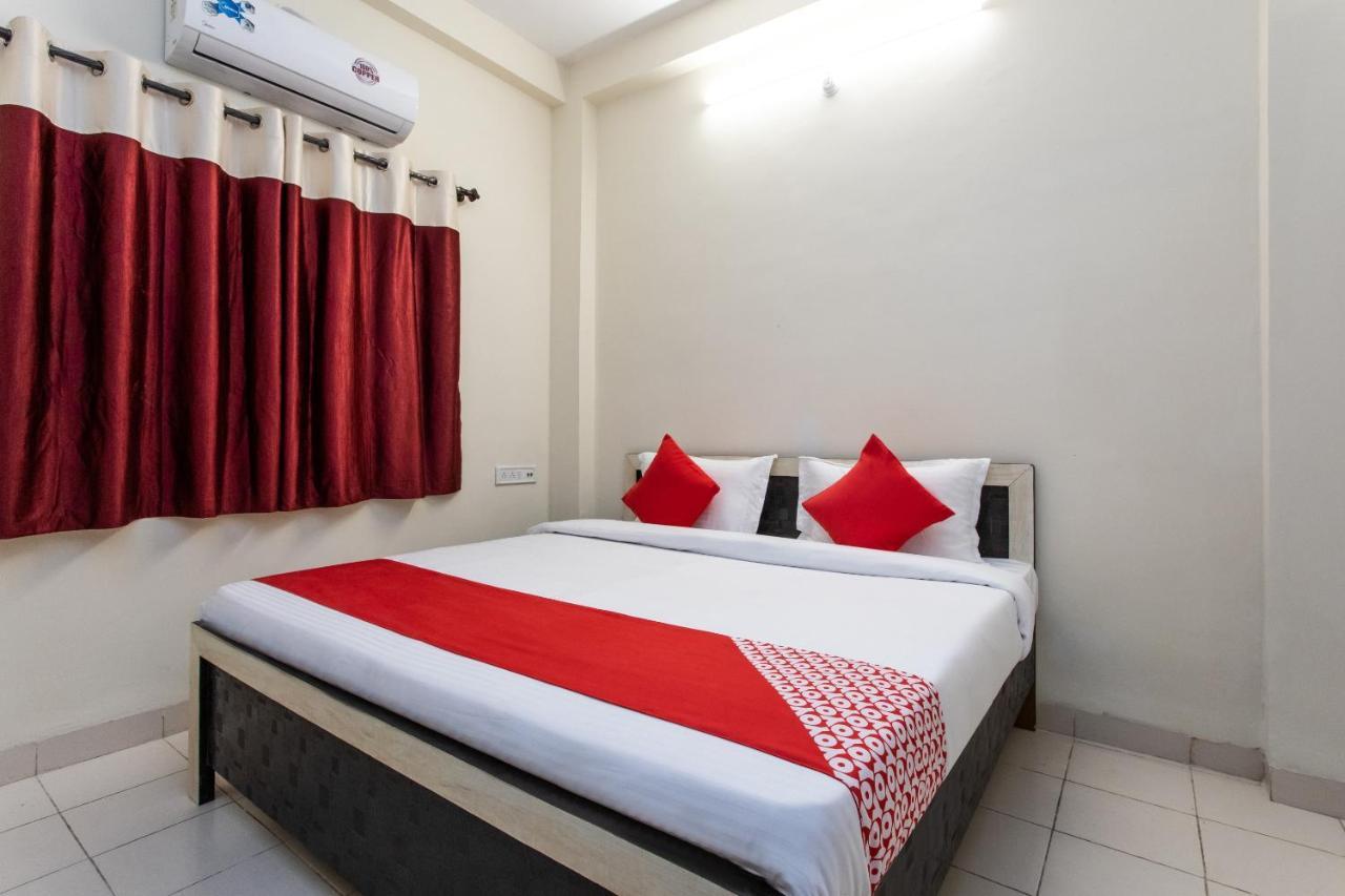 Oyo 18571 Ashoka Resort Indore Exteriör bild