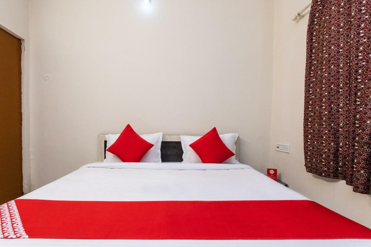 Oyo 18571 Ashoka Resort Indore Exteriör bild